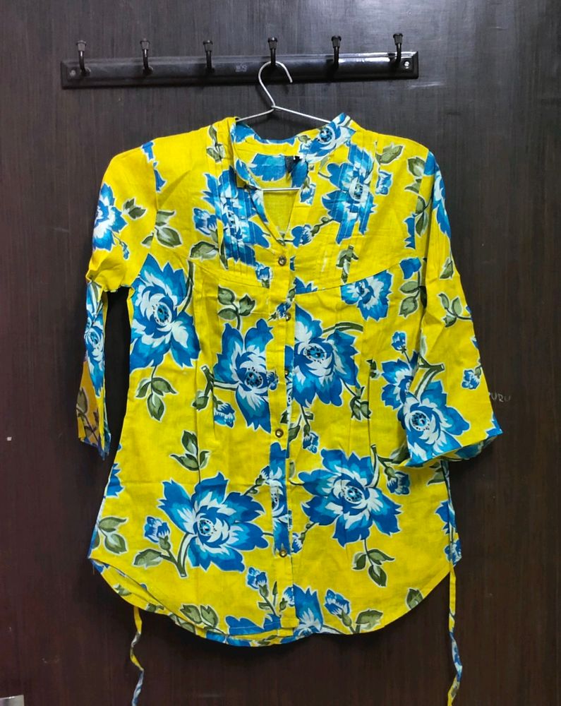 yellow and blue shirt women