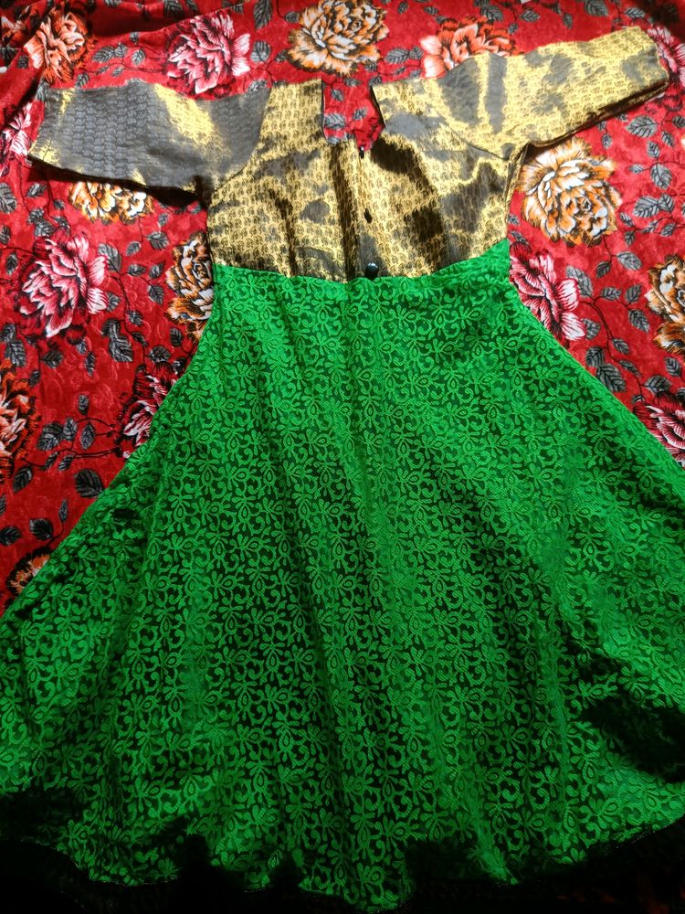 🆕️ Women Green Brocade-Brasso Kurti