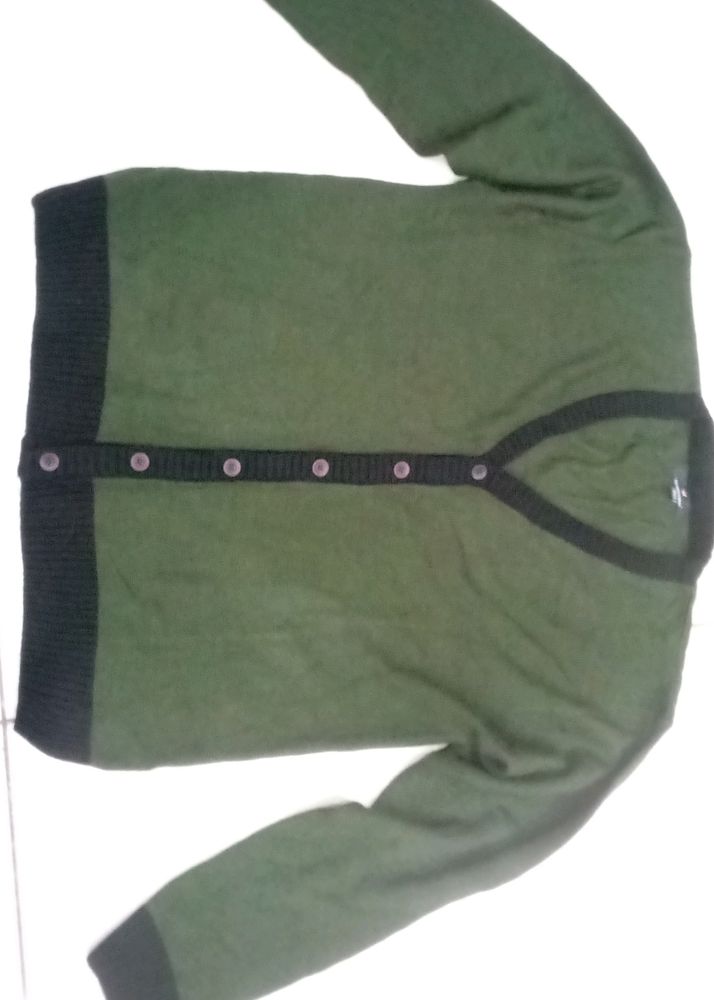 Sweater Green Unused