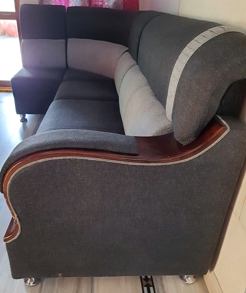 L-Shaped Sofa With 2 Cushions