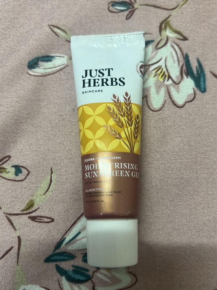 Just Herbs Moisturing Sunscreen Gel