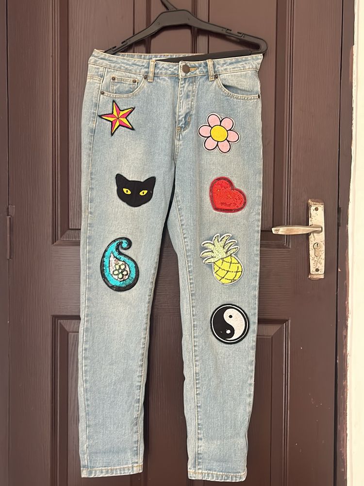 LIQUOR N POKER APPLIQUE JEANS