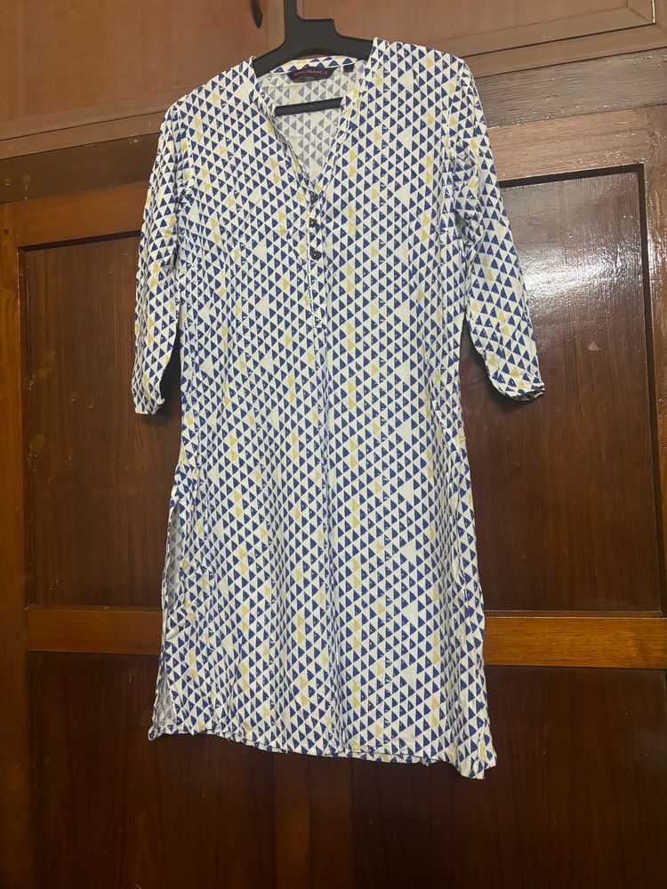 Kurthi In Good Condition