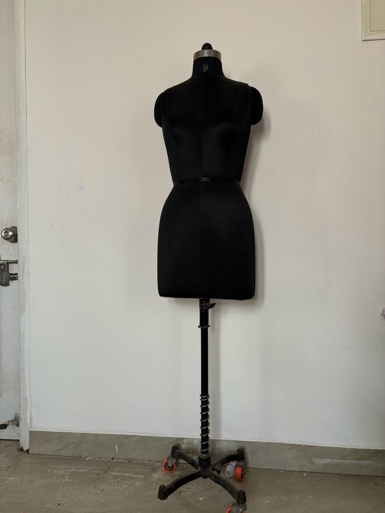 Mannequin Size 8