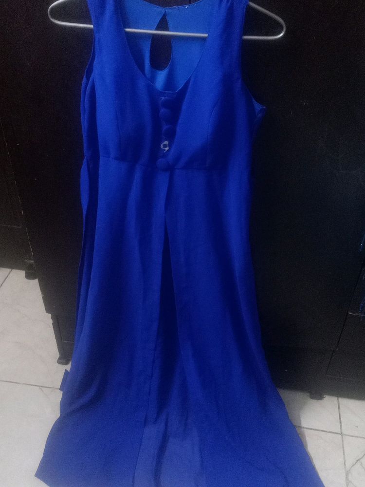 Stylish Padded Blue Dress Front Cut