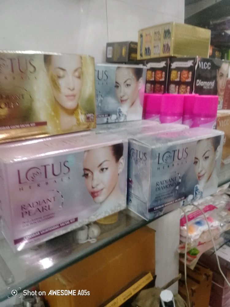 Lotus Facial Kit