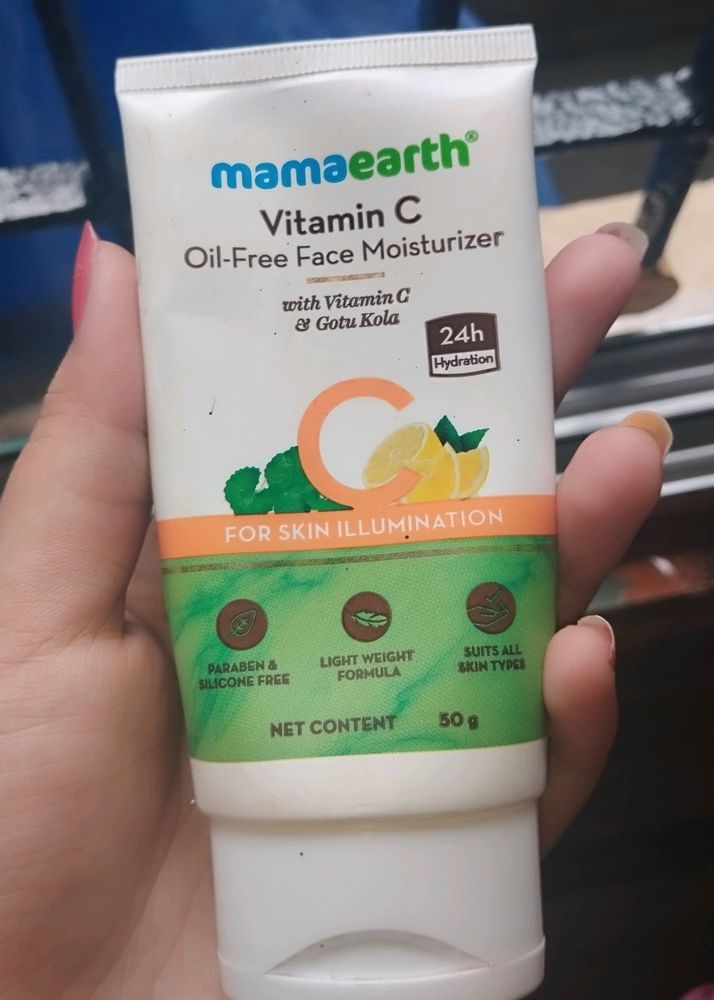 Mamaearth Vitamin C Oil - Free moisturizer
