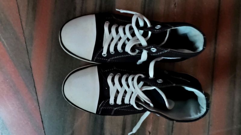 Black And White Shoes For Unisex