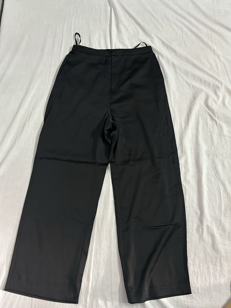 Uniqlo black Pant