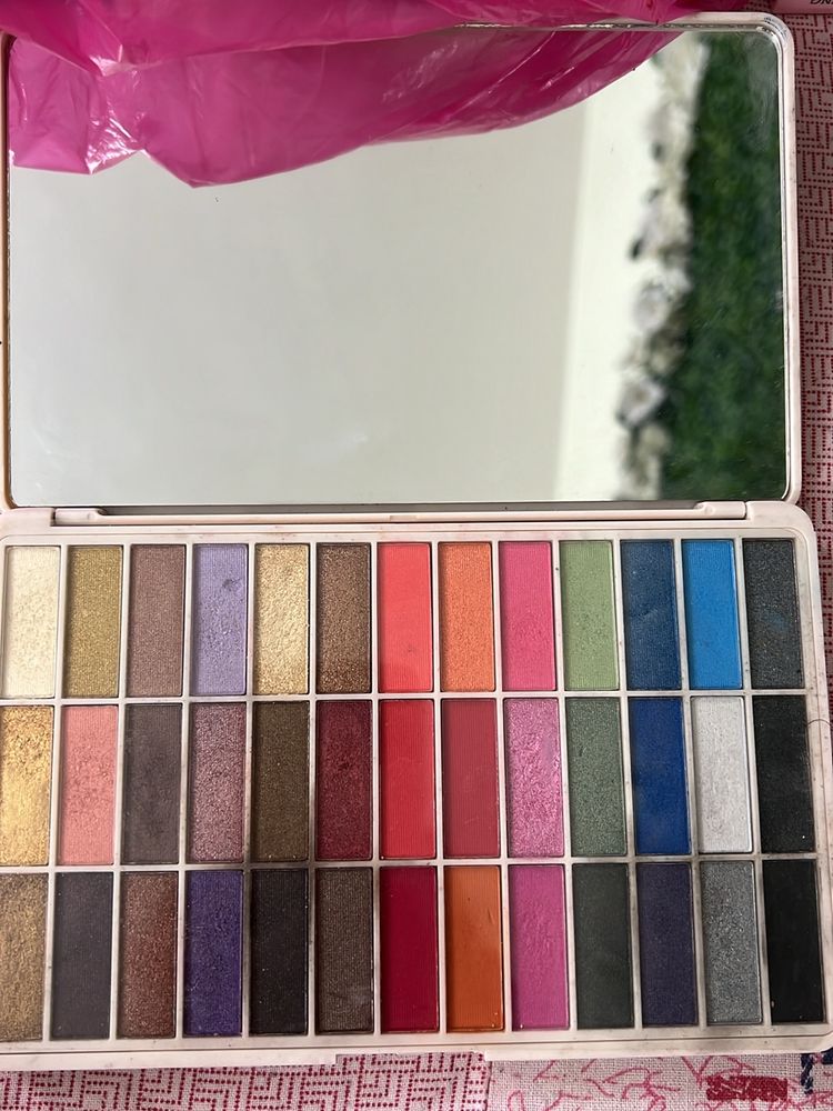 Mars 39 Color Eyeshadow