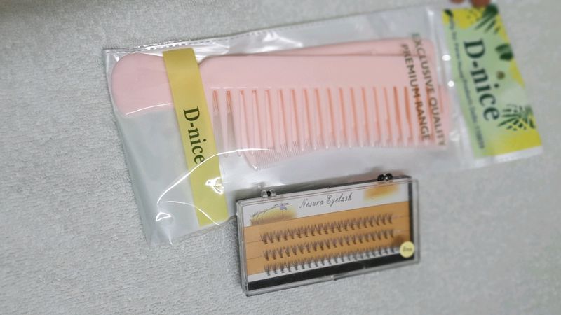 Set Of 5 Combs With Aesthetic Eyelashes Box