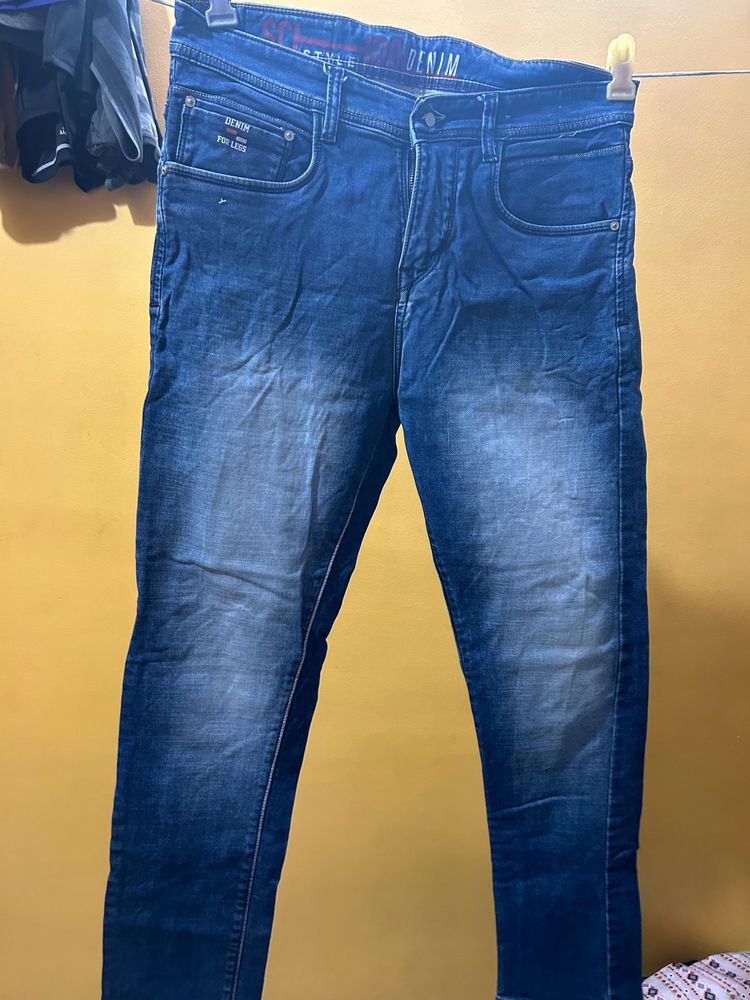 BLUE JEANS WITH GREAT QUALITY