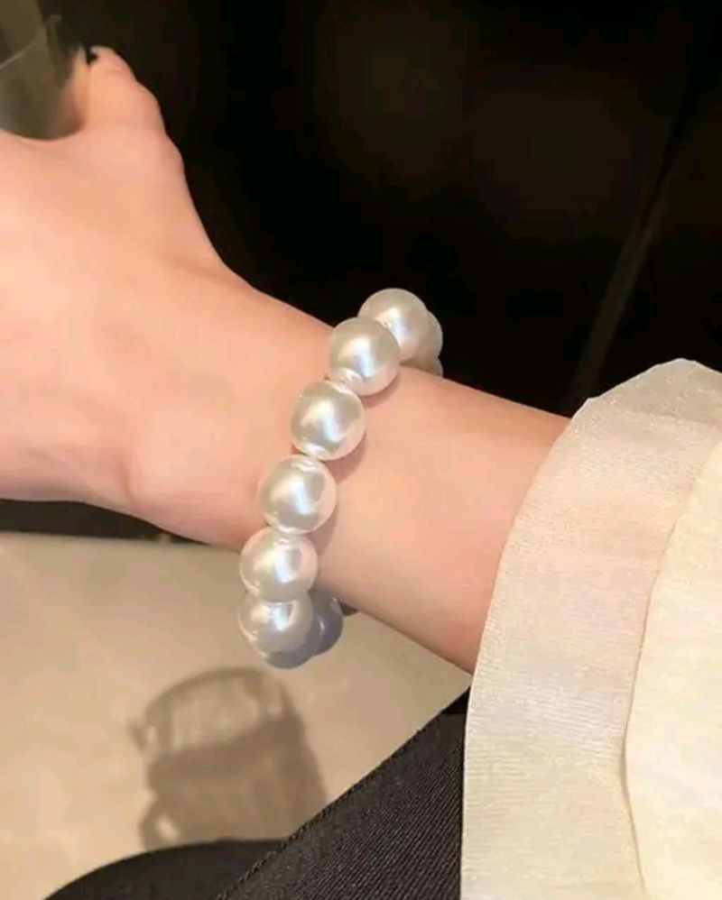 Big Pearl Bracelet