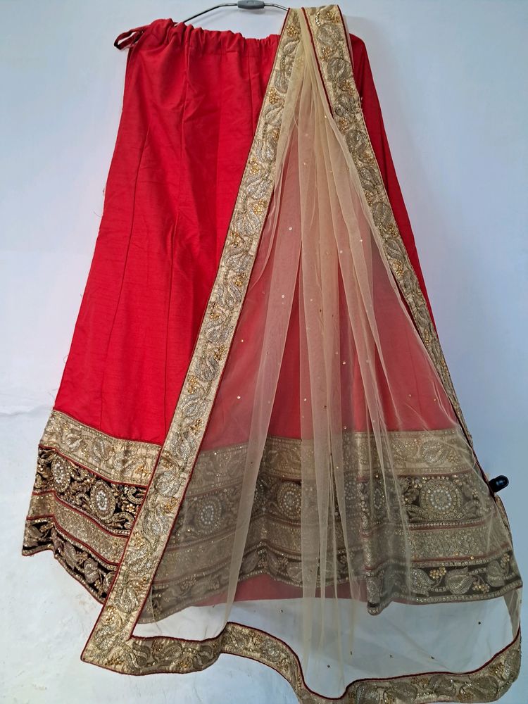 Red Broad Border Lehnga