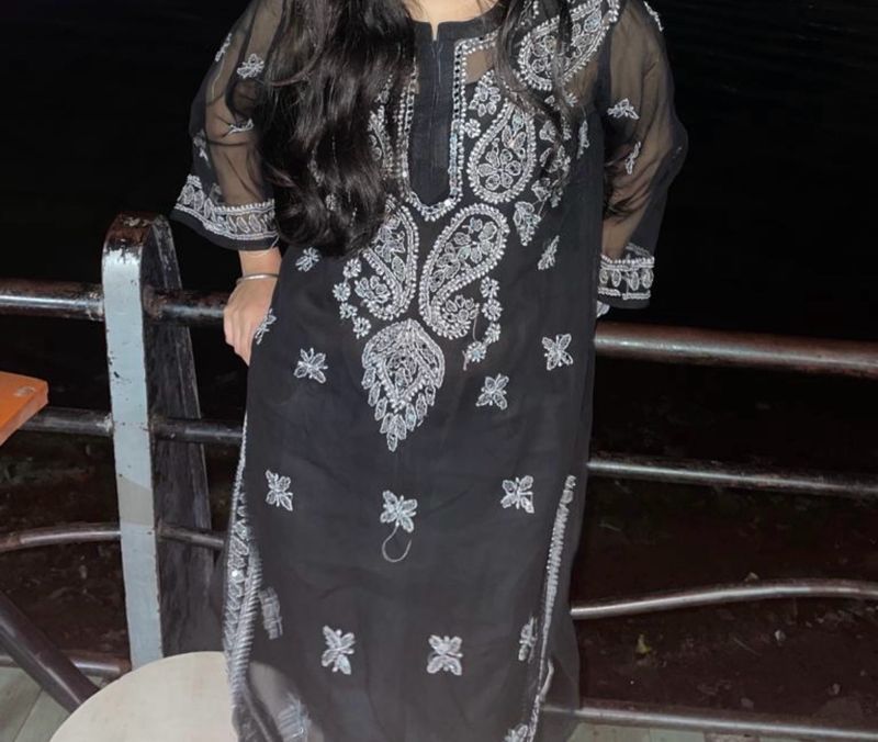 Chikenkari Kurti