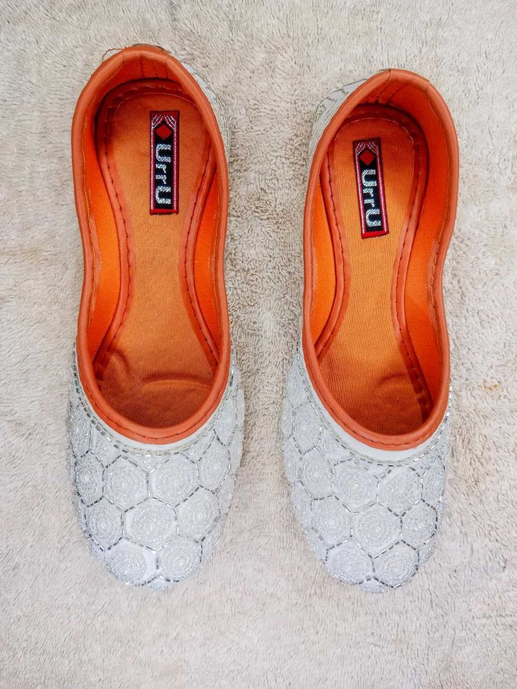 BRAND NEW PUNJABI JUTTIS