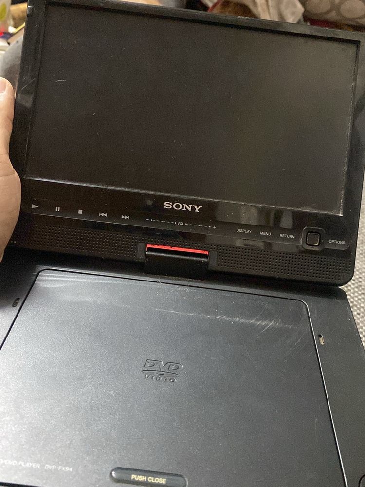 Sony DVP-FX980 9-Inch Portable DVD Player