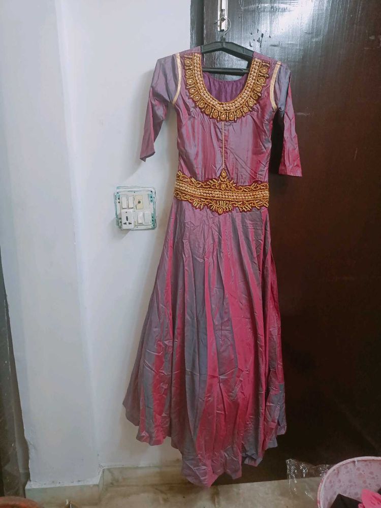 A Purple 💜 Colour Ethnic Gown