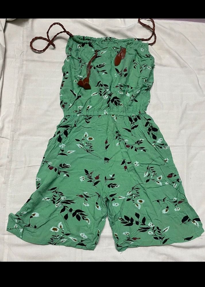 Sale 🔥🔥 Green Playsuit Like New