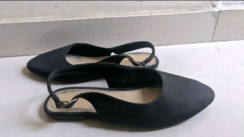 Black Flat Ballerina