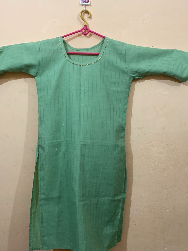 Pistachio Green Kurti , With Silver Lining.😊