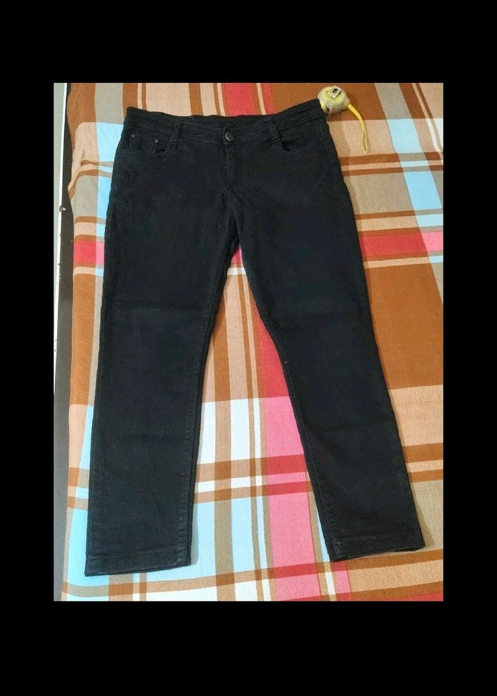 SKINNY FIT BLACK JEANS