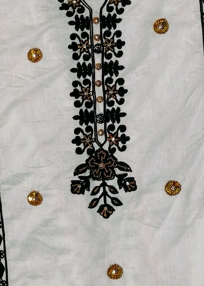 Aari Embroidered With Beeds And Sequence Zari Work