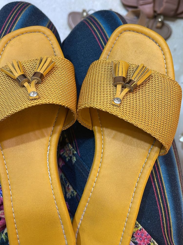 new Yellow Slides Flats