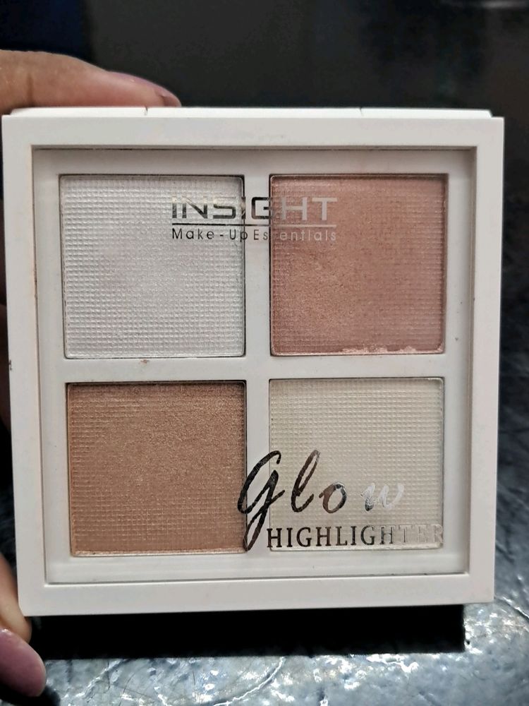 INSIGHT GLOW HIGHLIGHTER