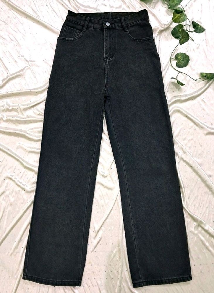 Urbanic Straight Fit Jeans Size S