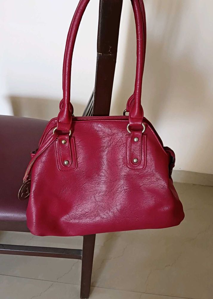 LEATHER  HANDBAG 👜