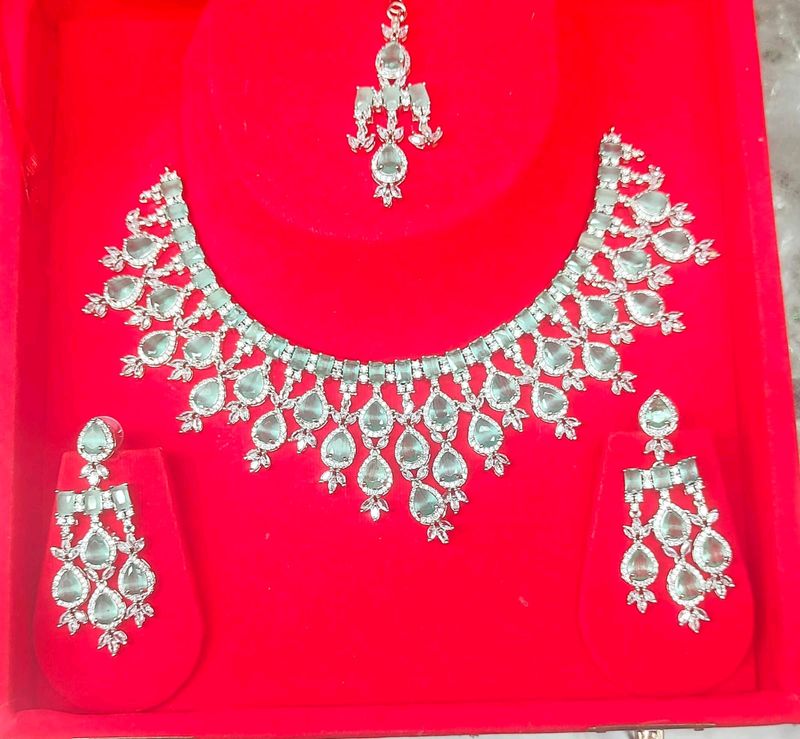 Beautiful White Necklace Set