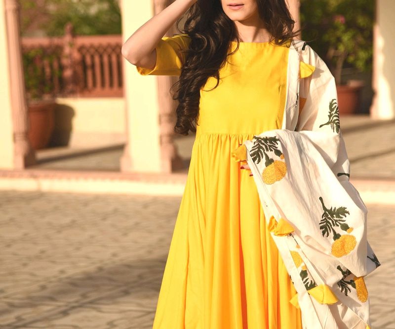 Yellow Kurta XS & Dupatta No Pant