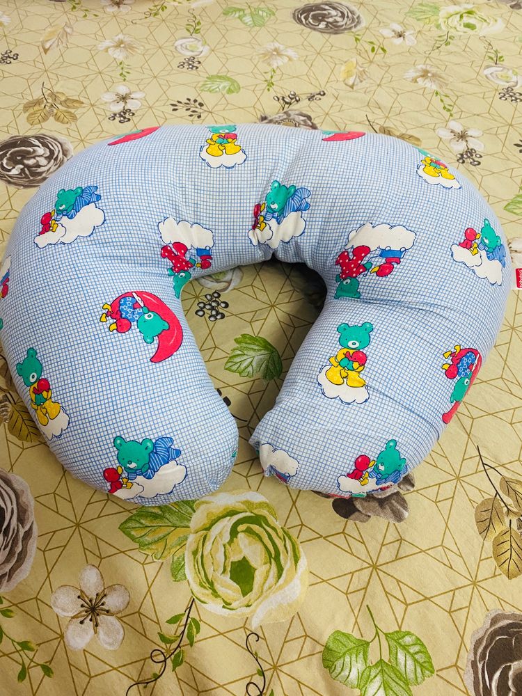 Babyhug Cotton Feeding Pillow🌸