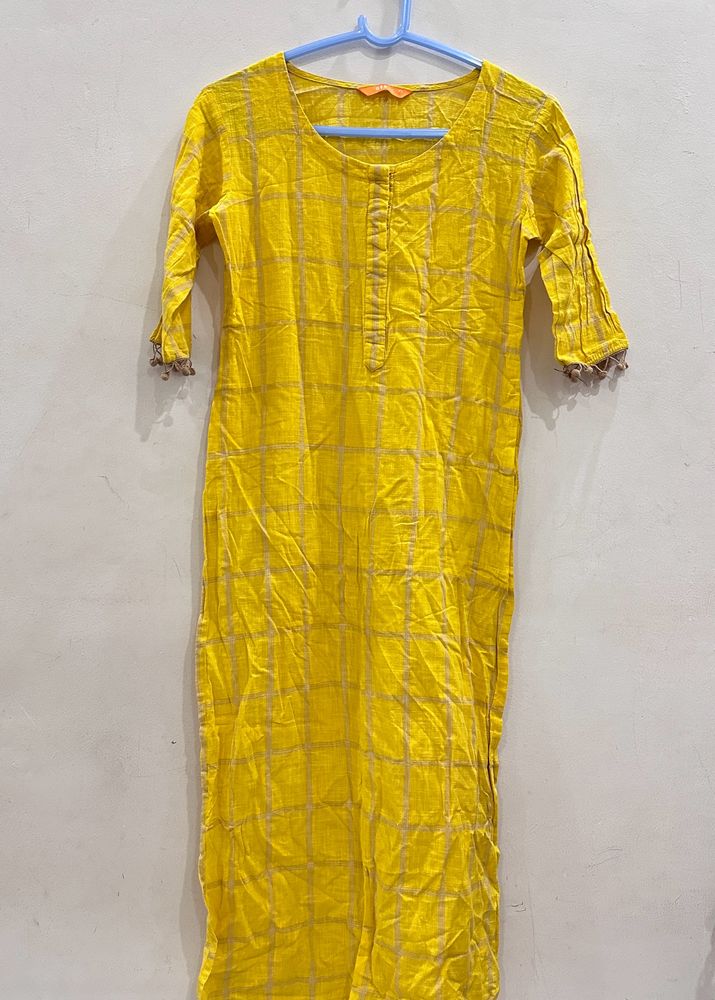 GERUA Gold checkered A Line Kurta With Tassels