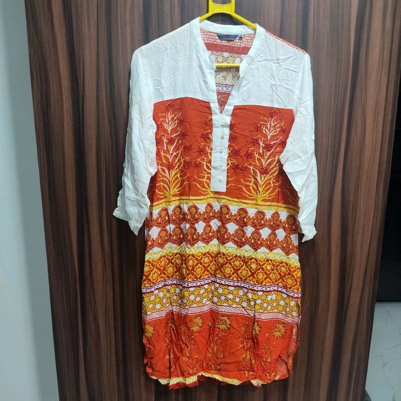 Beautiful Flowy White & Orange Akkriti Kurta