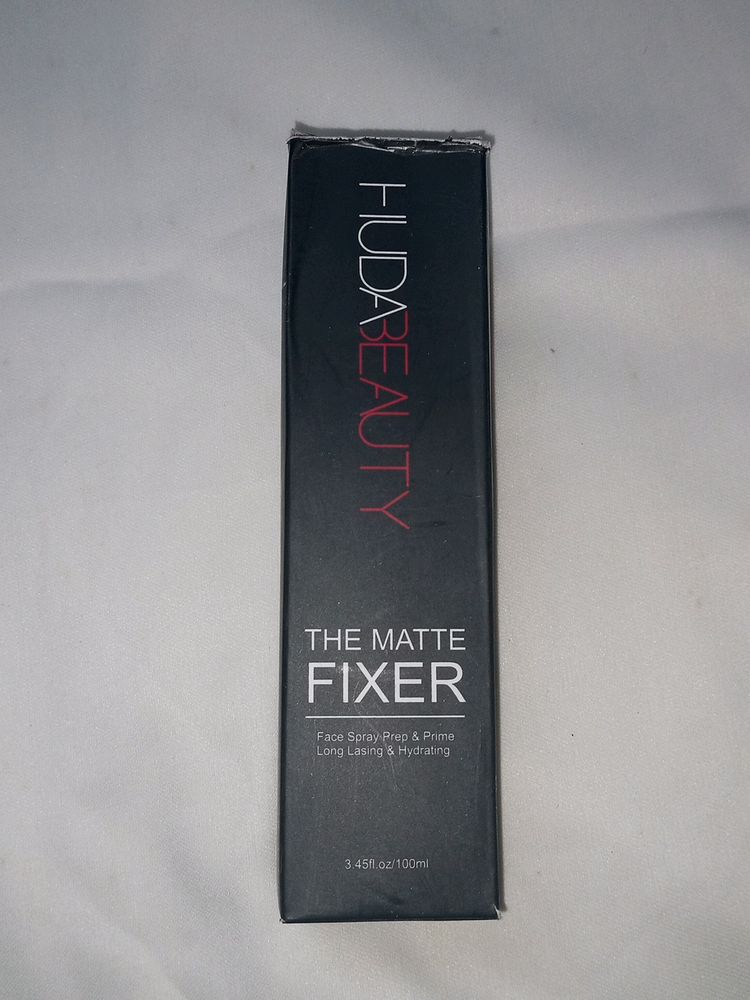 New HUDABEAUTY Matte Fixer