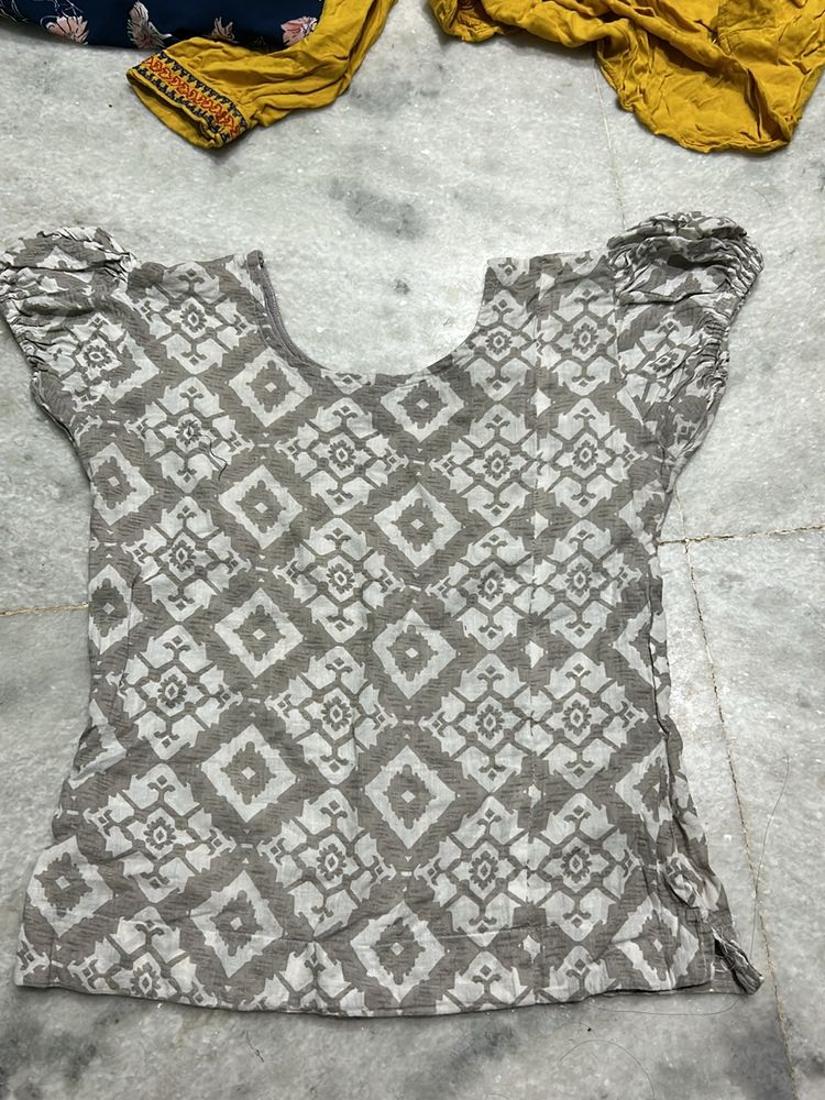 A Patterned Grey Cotton Top