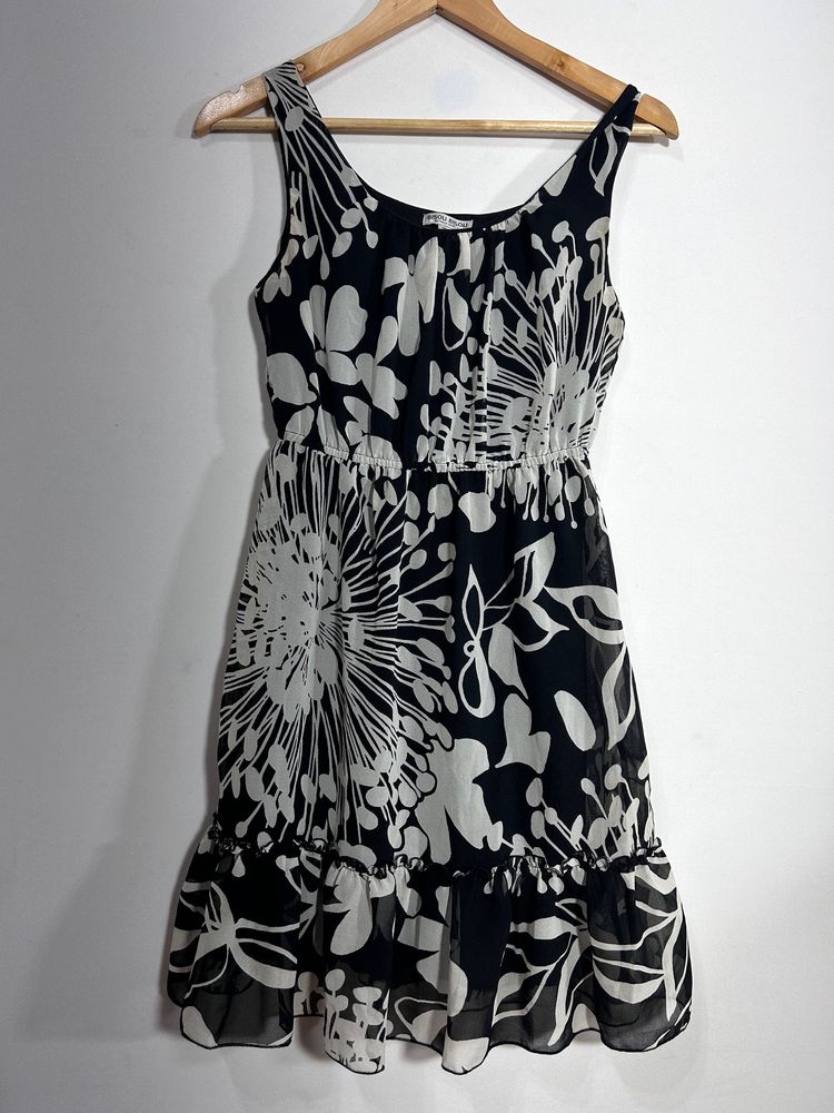 Women’s Black&White Dresse