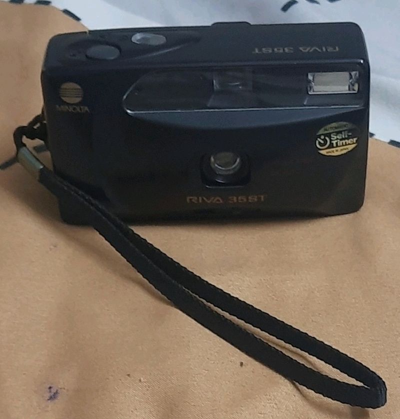 CAMERA.