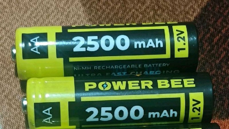 Rechargeable 2500mAh AA NiMH POWERBEE Battery