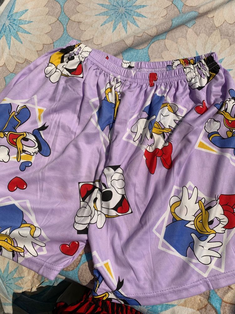 Daisy Duck shorts 🦋