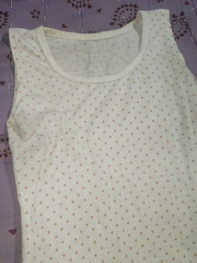 sleeveless top white with red dots