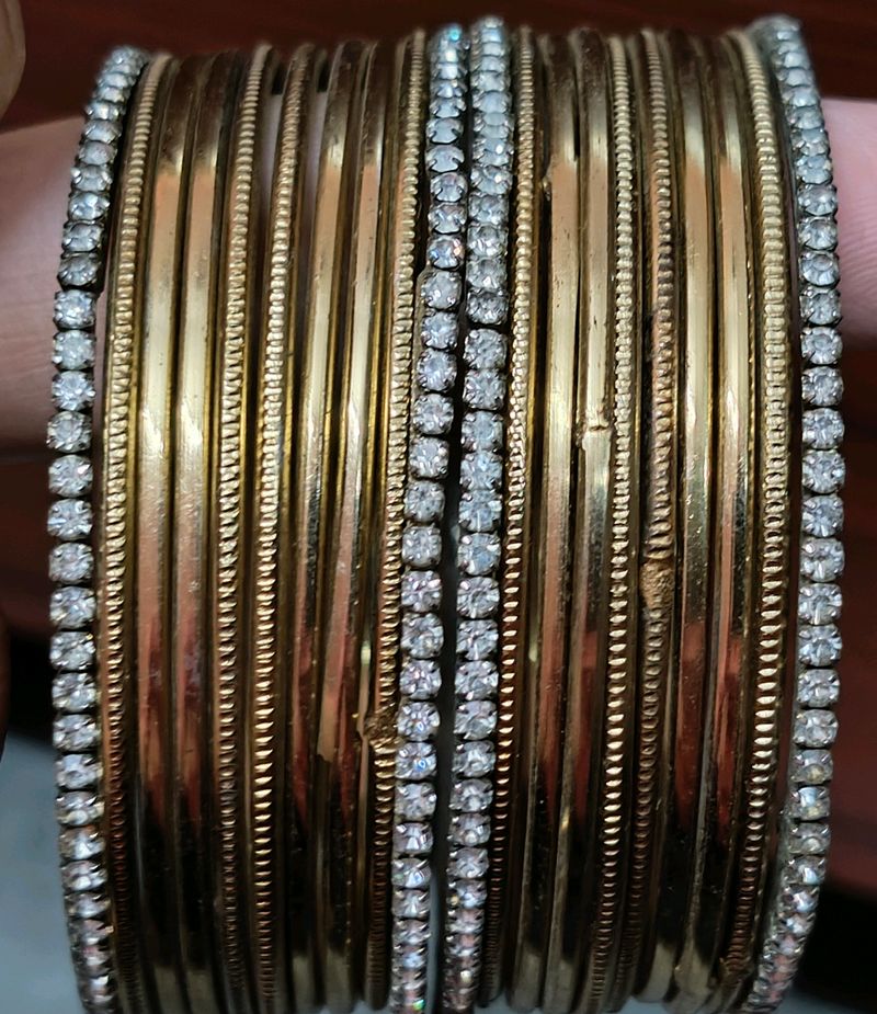 Bangles With Free Hair Clips