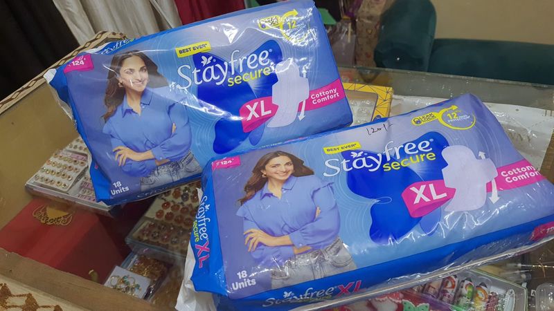 Pack Of 2 STAYFREE SANITARY PAD XL Size