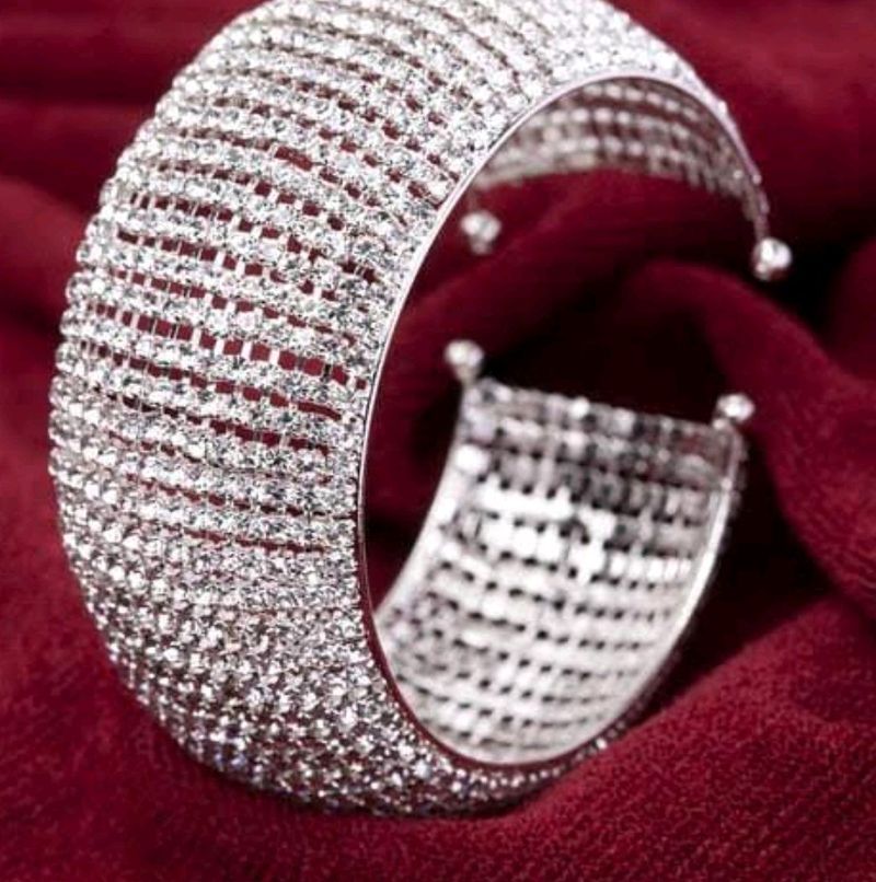 Trendy Silver Diamond Bracelet For Girls