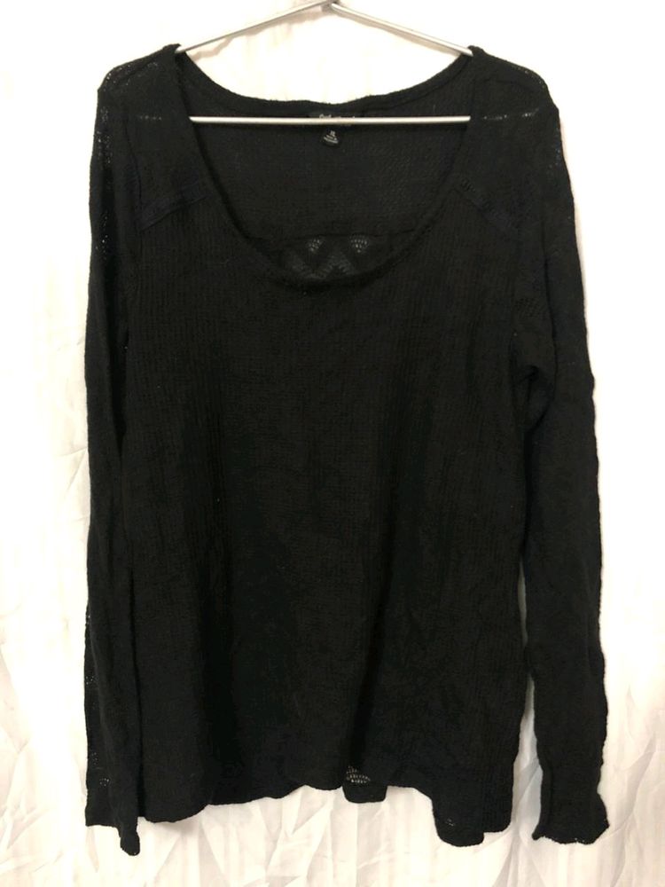 Long sleeves black T shirt