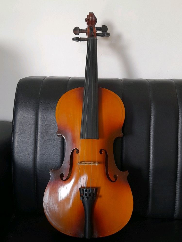 Full Sized Acoustic Violin With Box & Bow