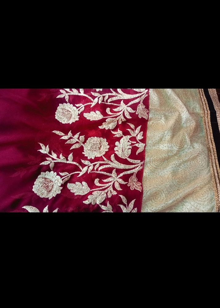 Maroon Golden Clr Saree 30₹off On Delivery