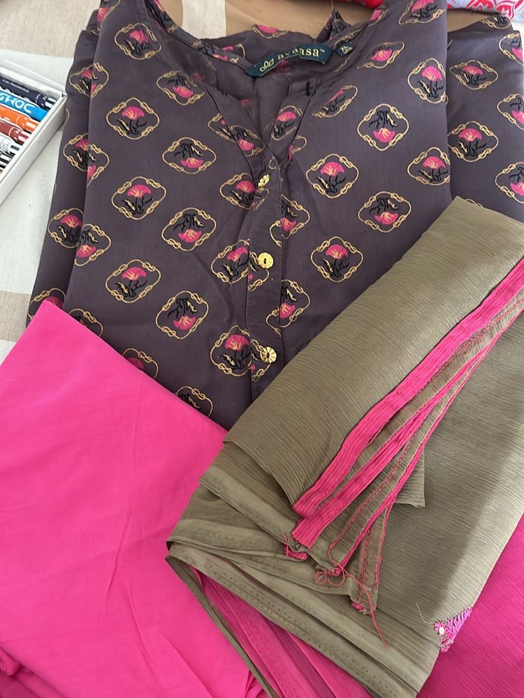 Kurta Set With Embroidery On Dupatta